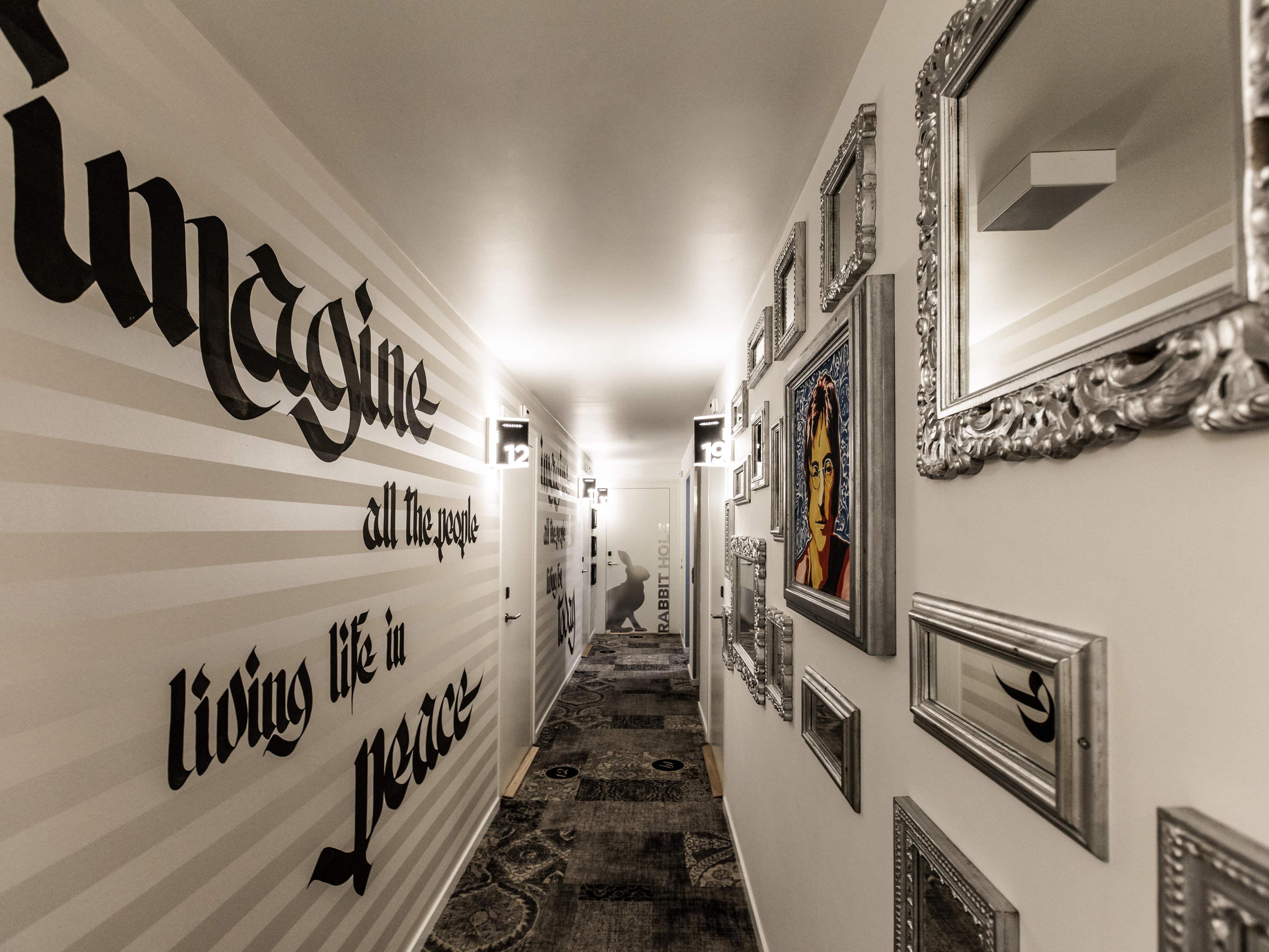 Ibis Styles Lausanne Center Madhouse Buitenkant foto