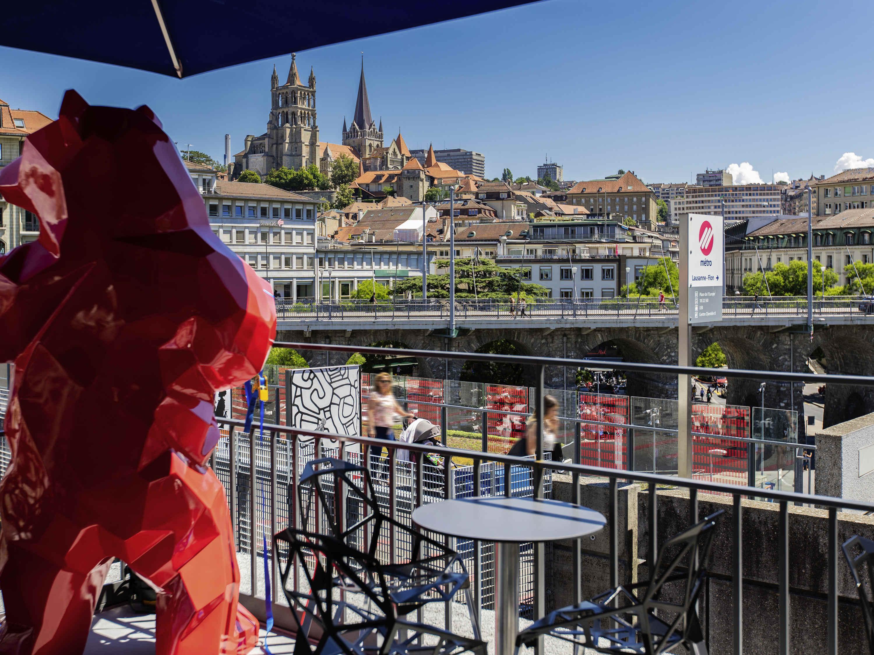 Ibis Styles Lausanne Center Madhouse Buitenkant foto