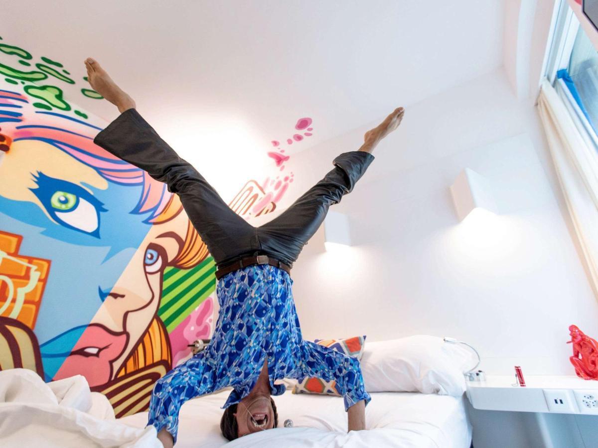 Ibis Styles Lausanne Center Madhouse Buitenkant foto