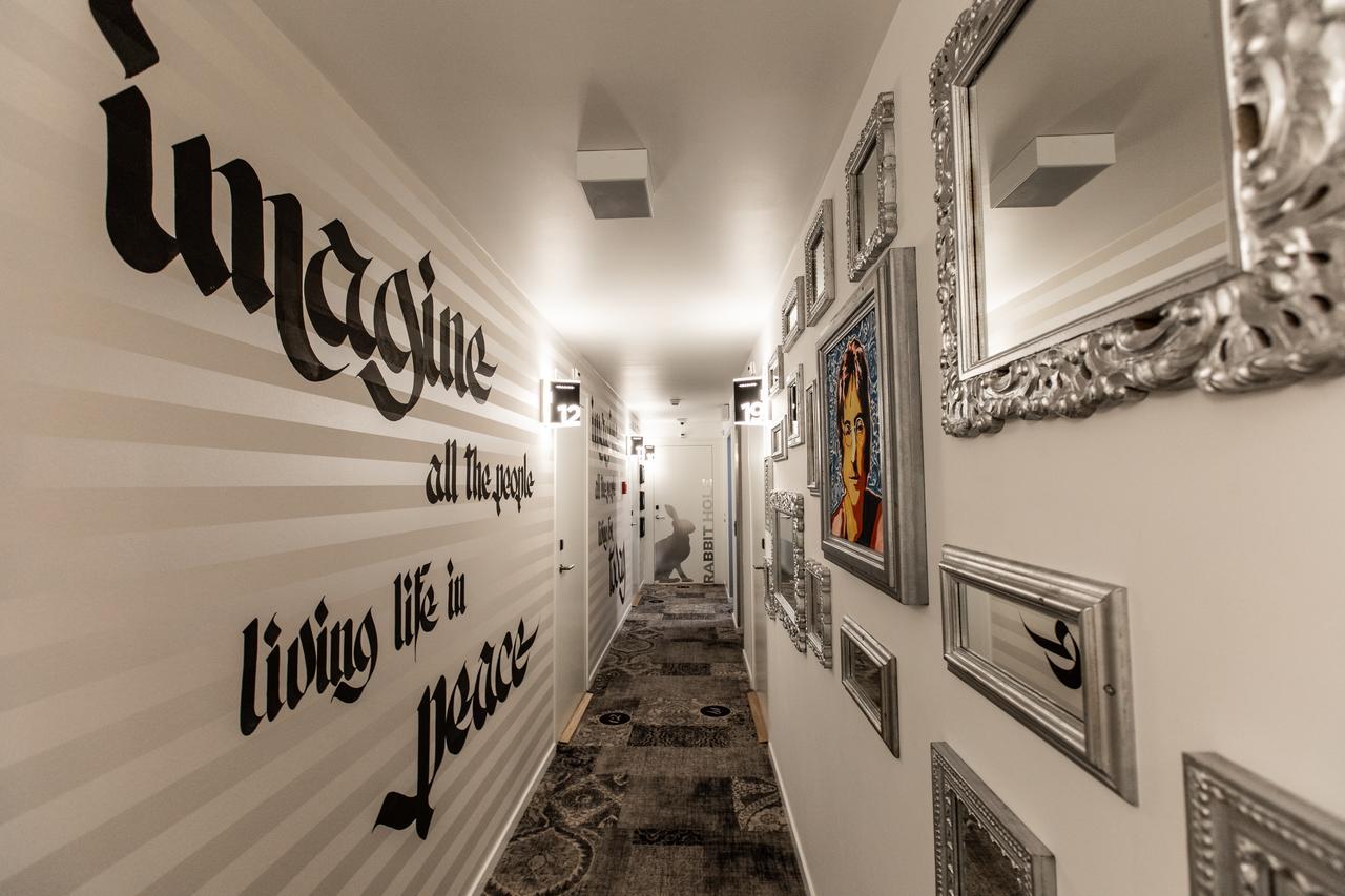 Ibis Styles Lausanne Center Madhouse Buitenkant foto