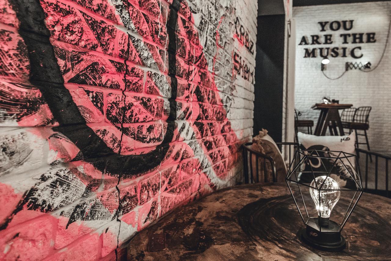 Ibis Styles Lausanne Center Madhouse Buitenkant foto